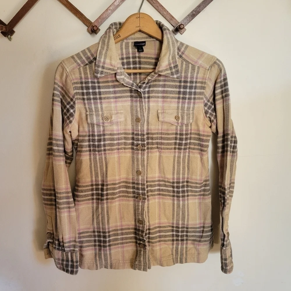 Patagonia Plaid Flannel Long Sleeve Button Down Cream Tan Organic Cotton XS 2 - Picture 1 of 8